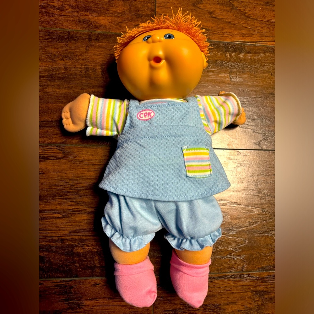 2004 Cabbage Patch Girl Doll Red Curly Hair, Blue Eyes Rare Collectible